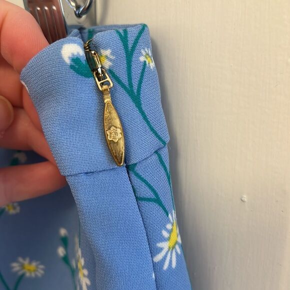 Draper James // Daisy Vine Ruffle Shorts - Picture 7 of 10